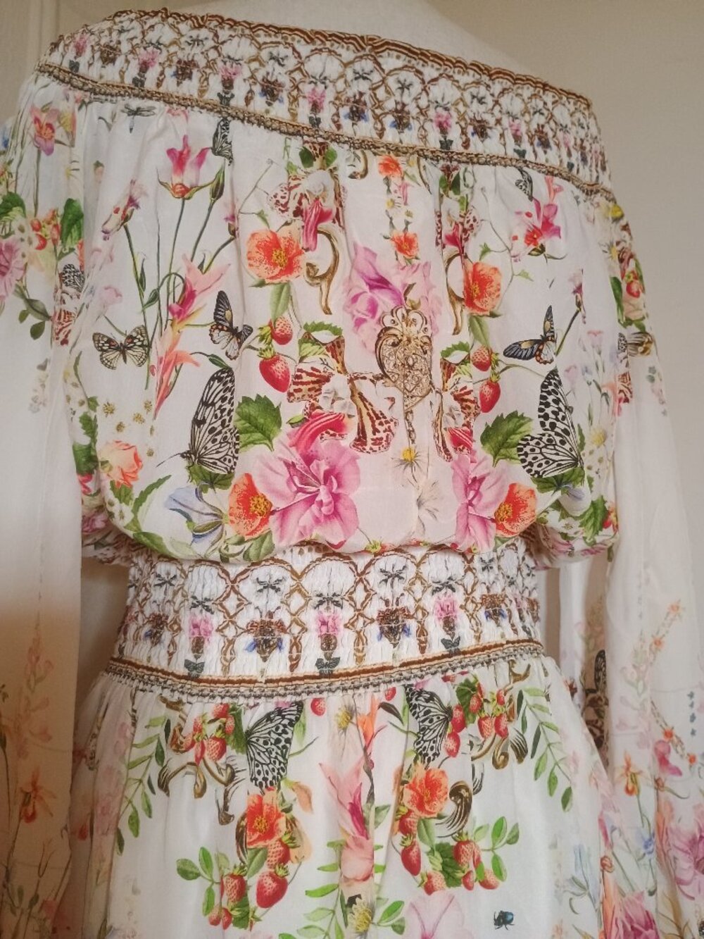 Camilla dress size S rose garden runaways RARE limited collection - Picture 4 of 7